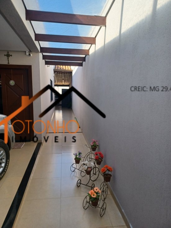 casa-venda-piumhi-mg-1028088